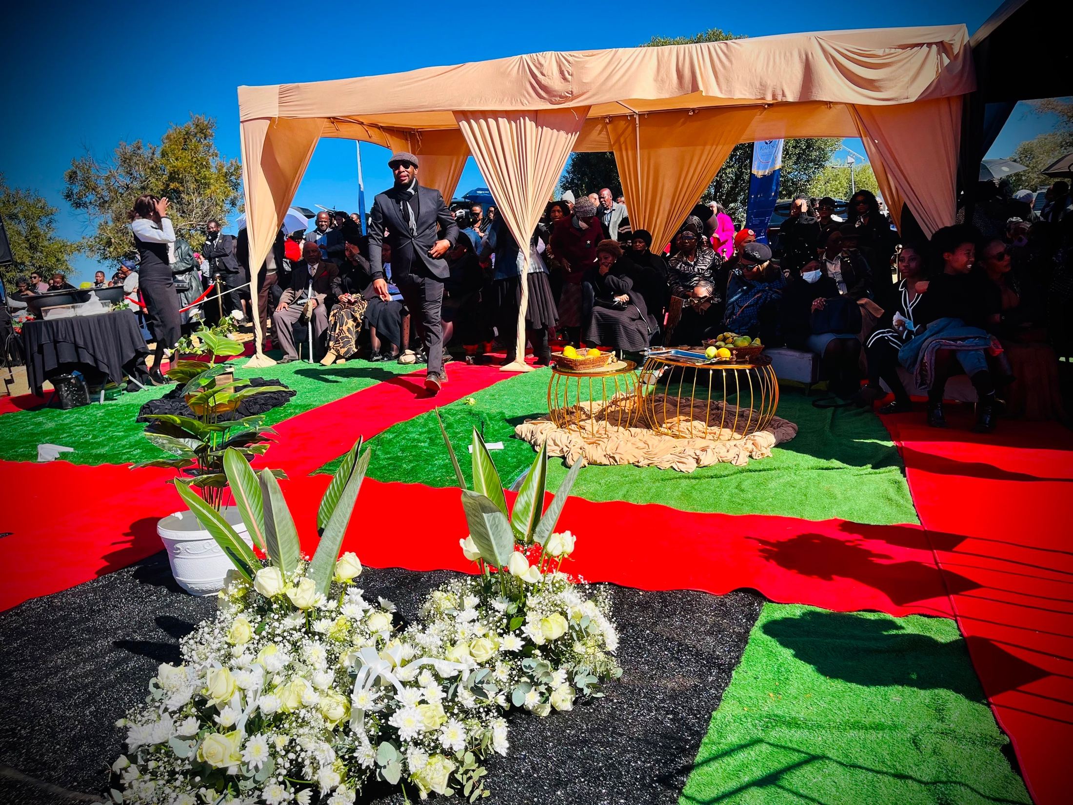 Floral service arrangement